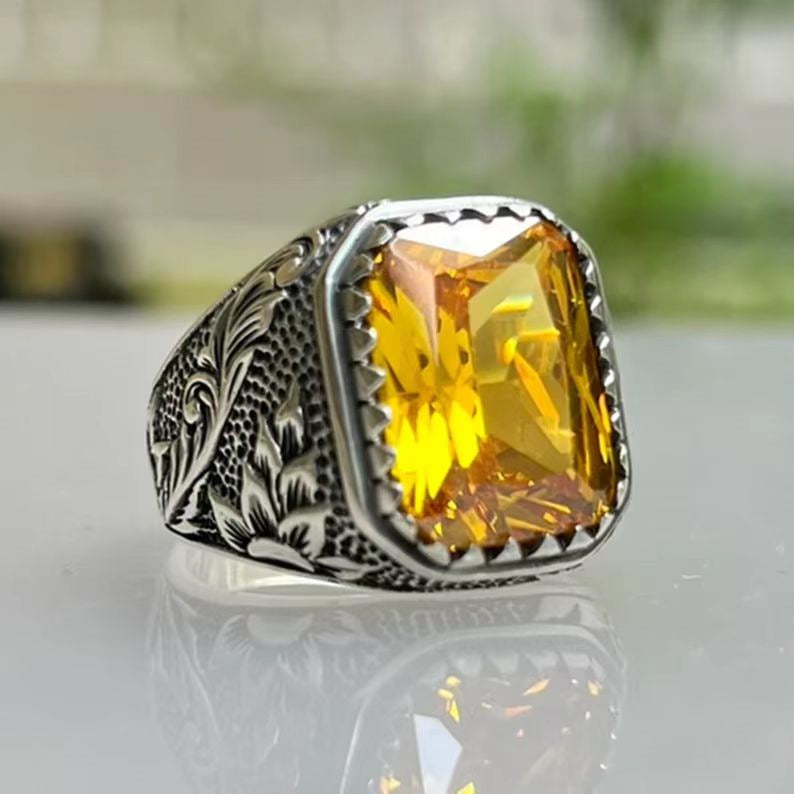 Classic Silver Ring with Timeless Appeal