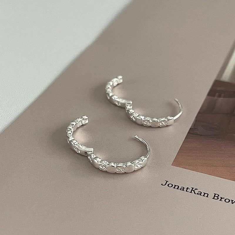 Charming Earring for Any Occasion