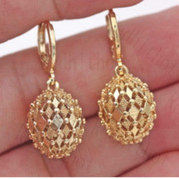 Stunning Gold Earring for Daily Wear