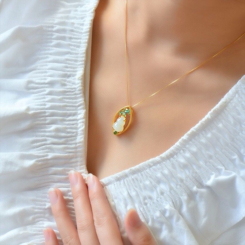 Beautiful Silver Pendant with Unique Style