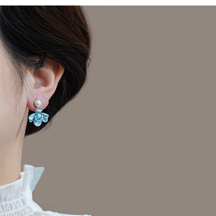 Charming Earring for Any Occasion