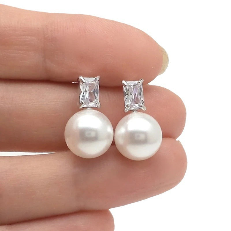 Romantic Pearl Earring for Special Moments