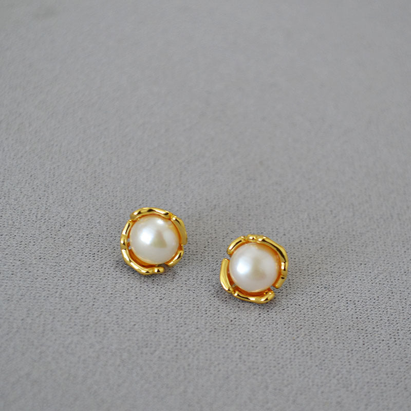 Beautiful Silver Earring with Unique Style