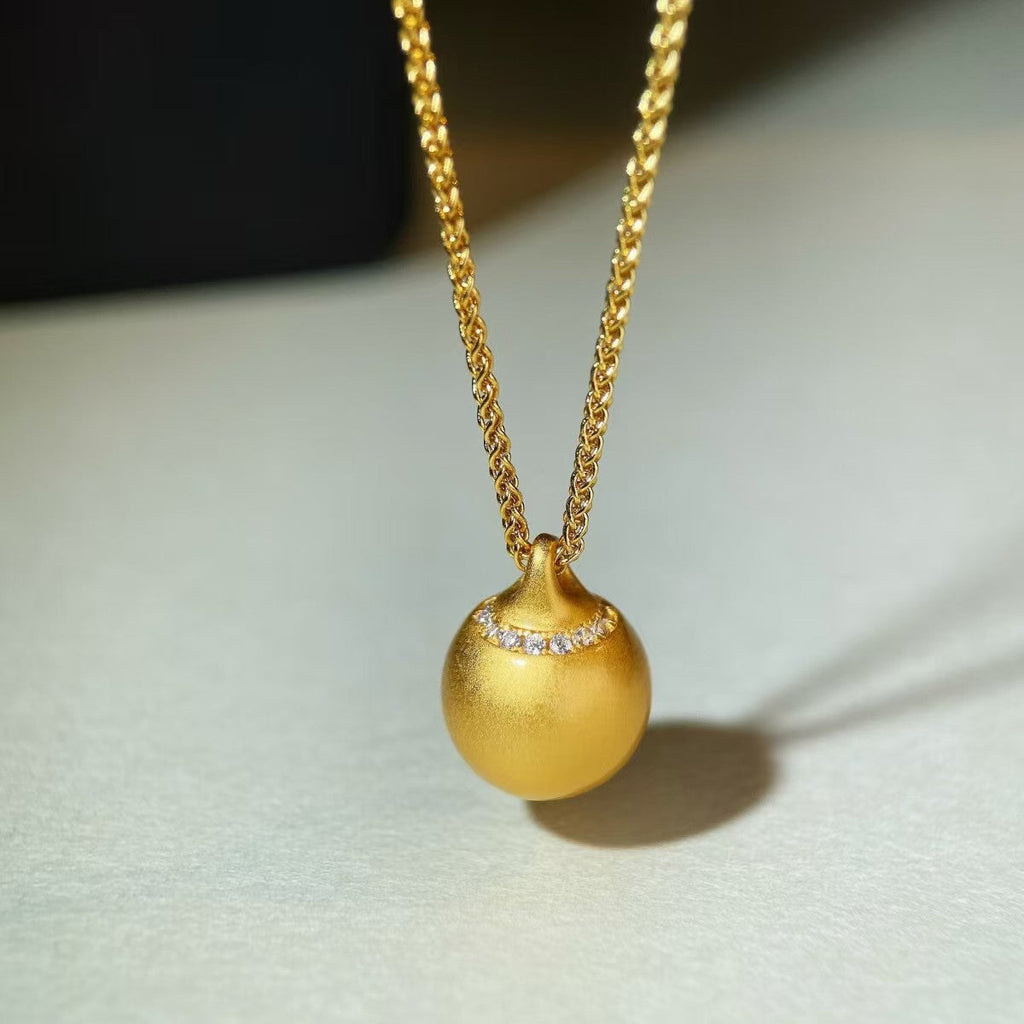 Charming Piece for Any Occasion