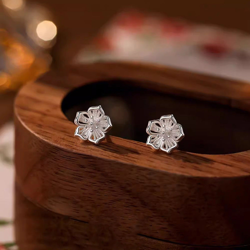 Charming Piece for Any Occasion
