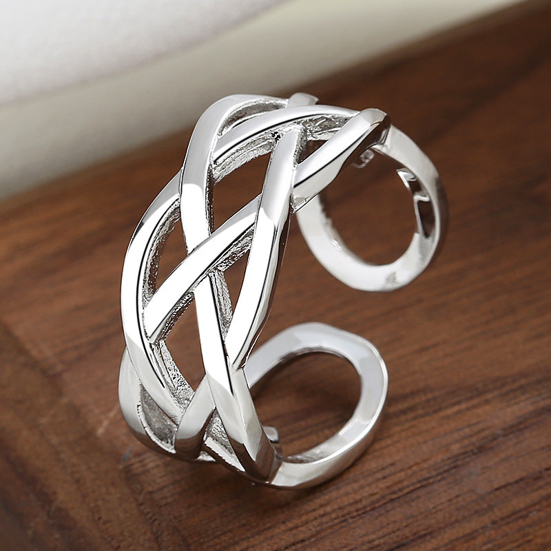 Classic Silver Ring with Timeless Appeal
