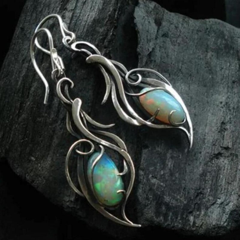 Charming Silver Earring for Any Occasion