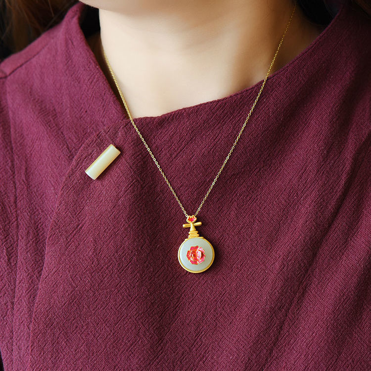 Charming Gold Necklace for Any Occasion