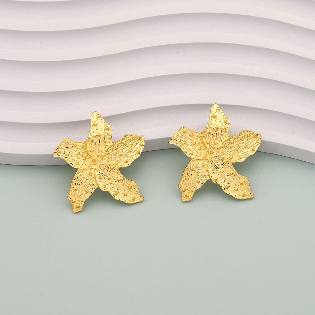 Classic Earring with Timeless Appeal