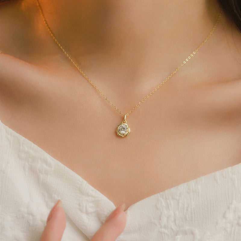 Romantic Gold Necklace for Special Moments