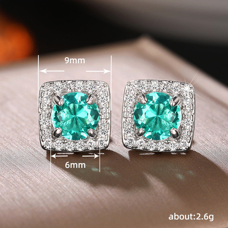 Charming Earring for Any Occasion