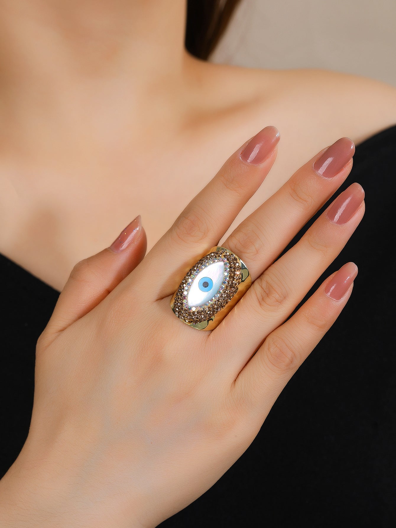 Romantic Gold Ring for Special Moments