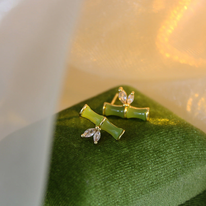 Romantic Silver Earring for Special Moments