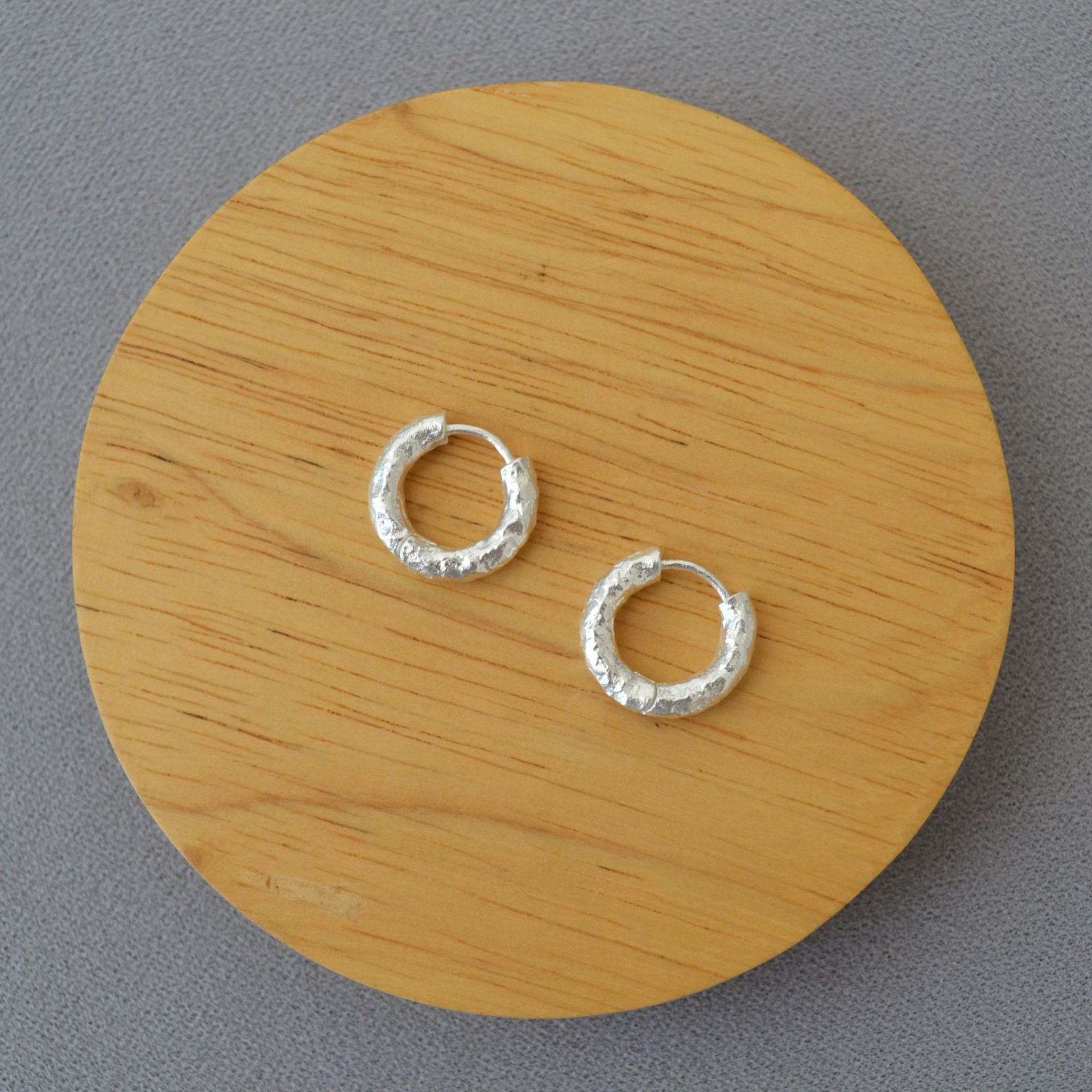 Stunning Gold Earring for Daily Wear