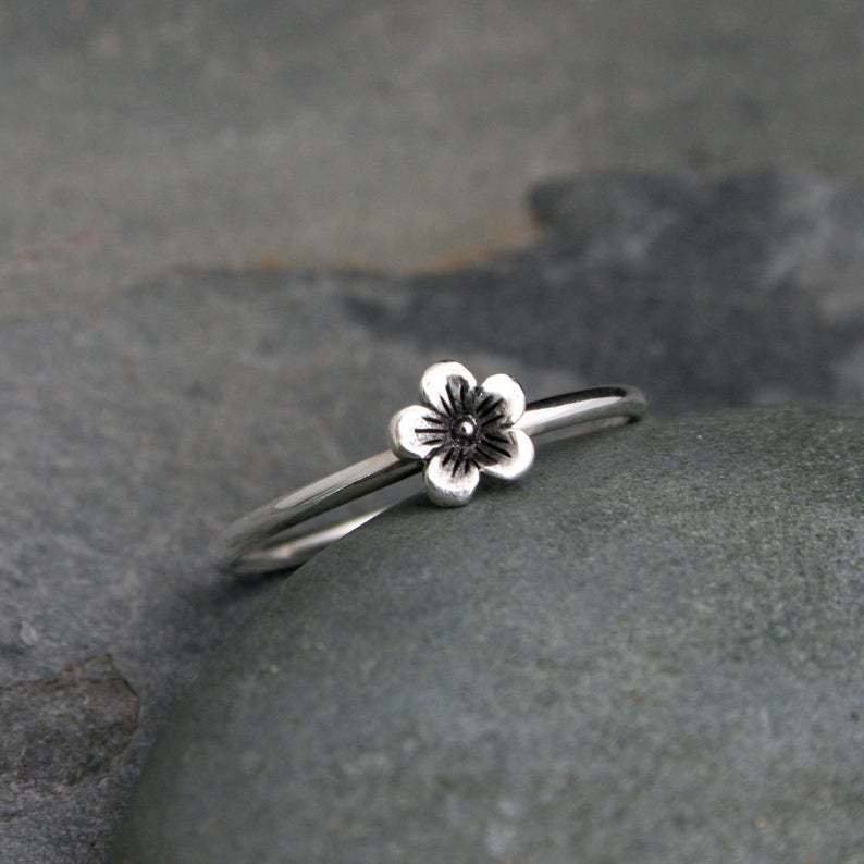Romantic Silver Ring for Special Moments