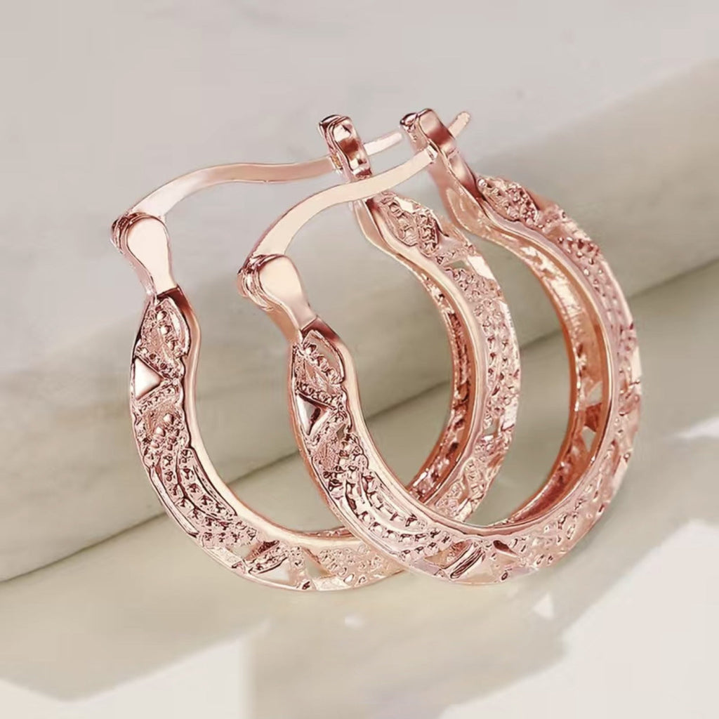 Beautiful Gold Earring with Unique Style