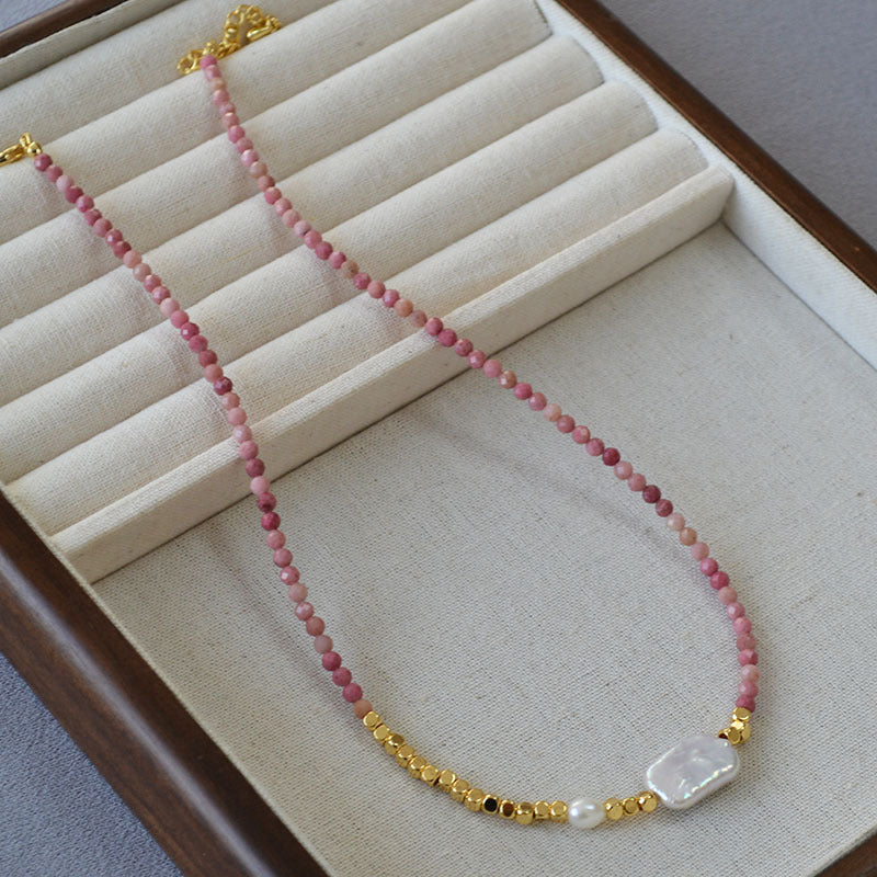 Classic Pearl Necklace with Timeless Appeal