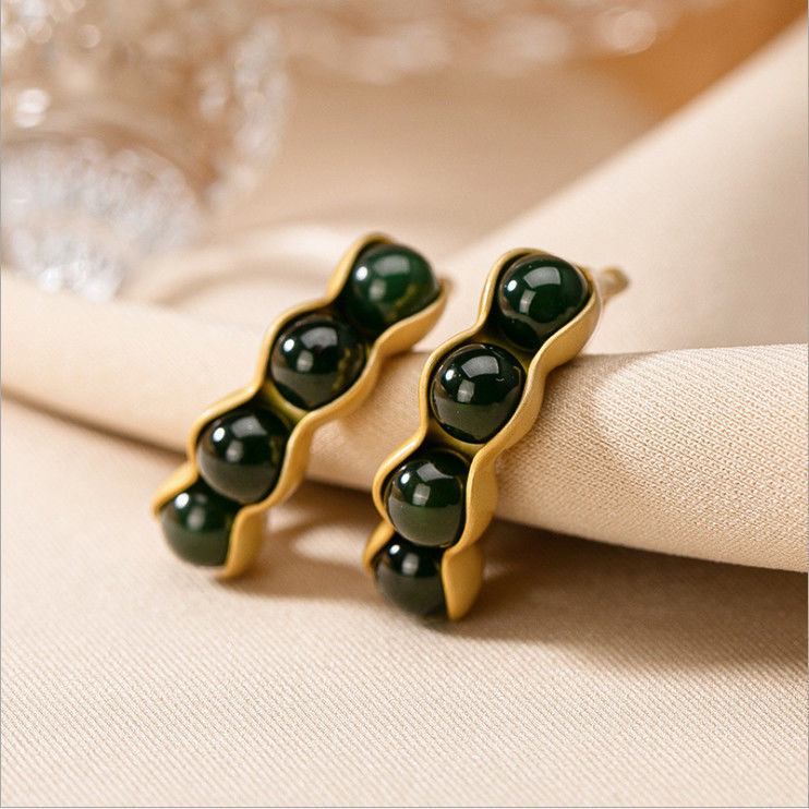 Charming Silver Earring for Any Occasion