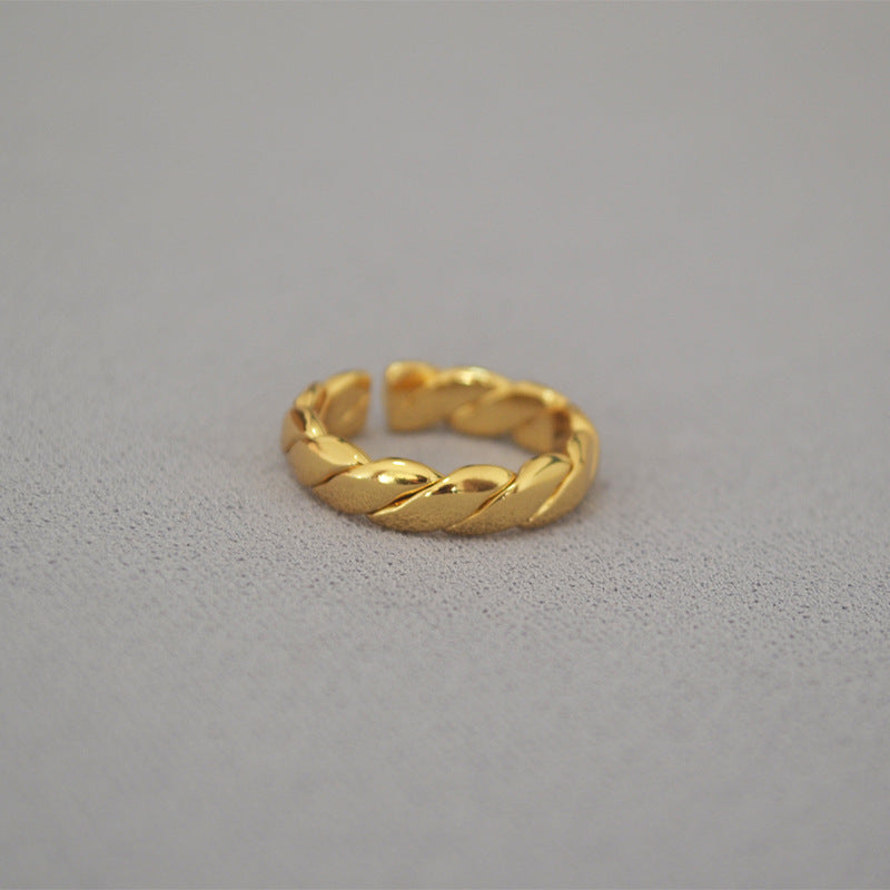 Romantic Gold Ring for Special Moments