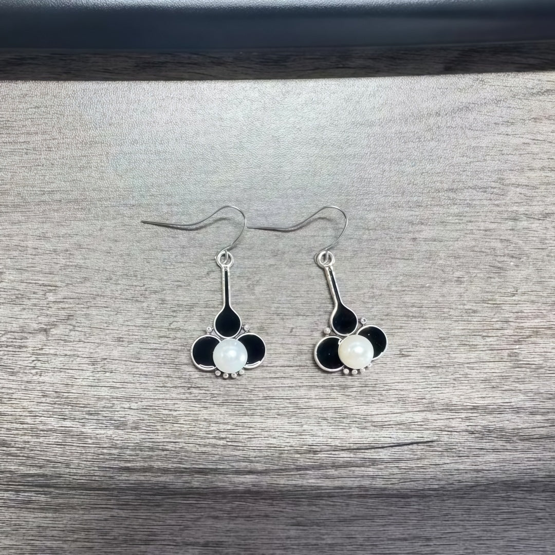 Charming Pearl Earring for Any Occasion