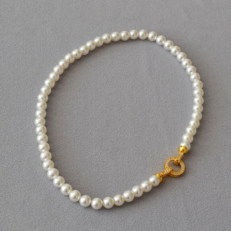 Classic Pearl Necklace with Timeless Appeal