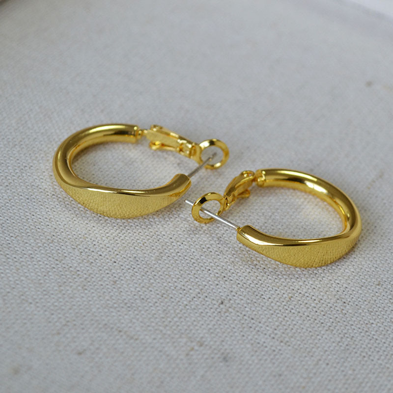 Elegant Silver Earring for Every Occasion