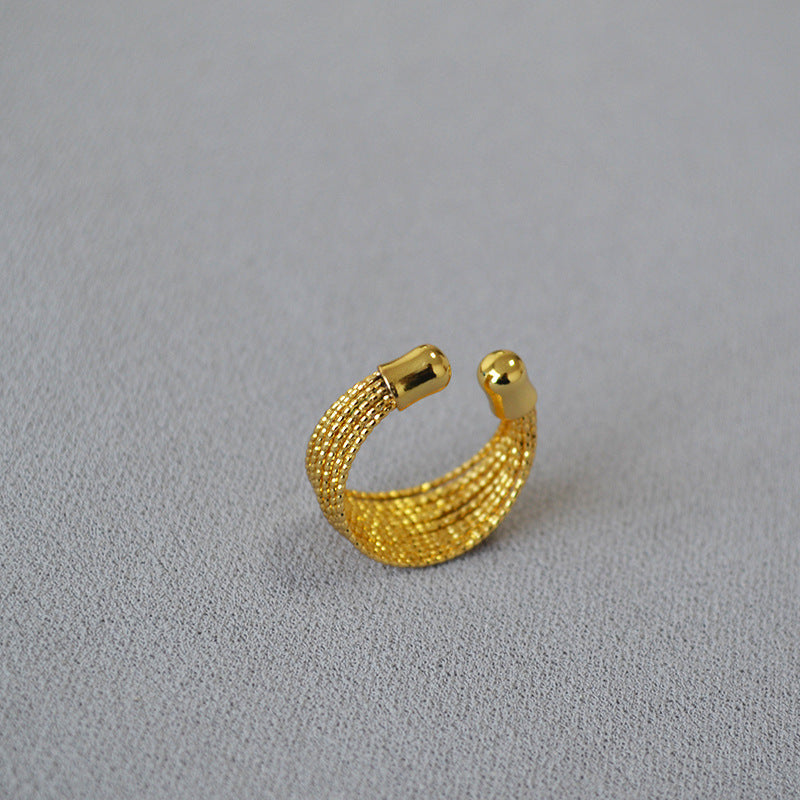 Classic Gold Ring with Timeless Appeal