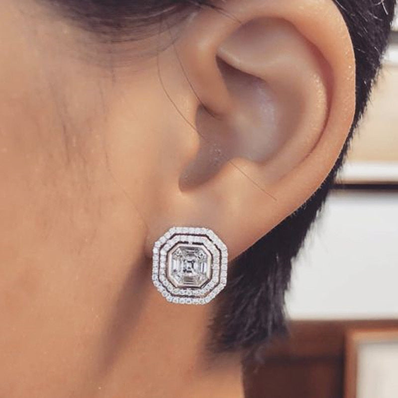 Charming Earring for Any Occasion