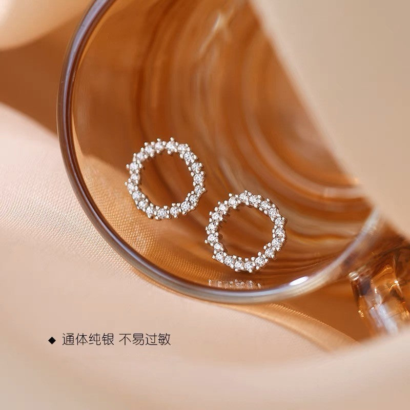 Romantic Earring for Special Moments