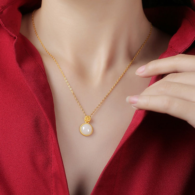 Romantic Gold Necklace for Special Moments