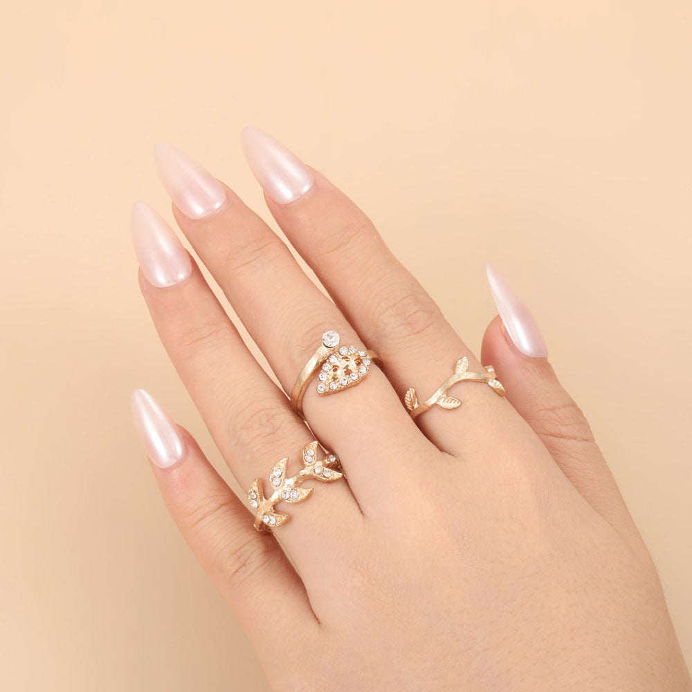 Charming Gold Ring for Any Occasion