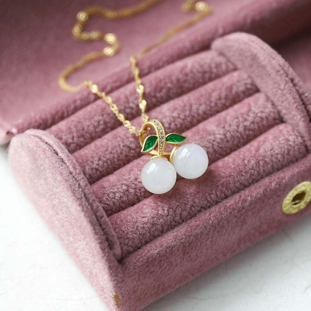 Stunning Silver Necklace for Daily Wear