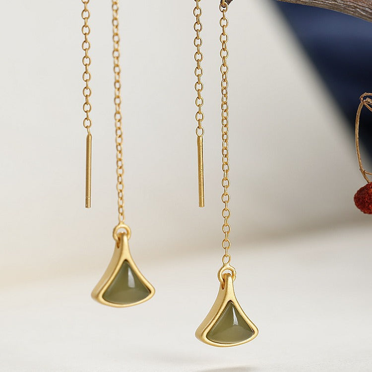 Charming Silver Earring for Any Occasion
