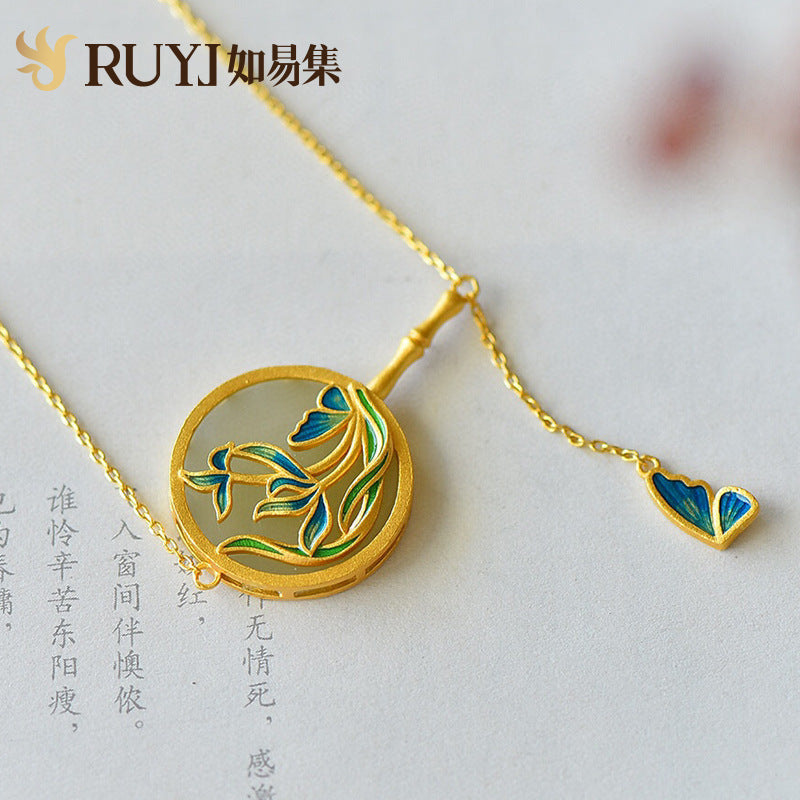 Classic Silver Necklace with Timeless Appeal