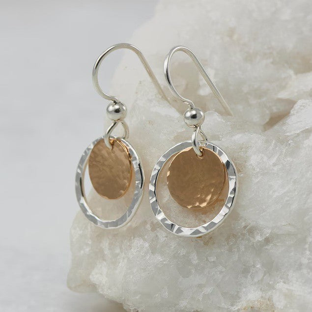 Charming Gold Earring for Any Occasion