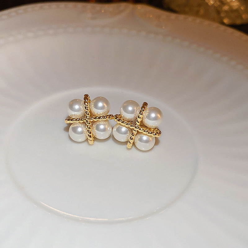 Charming Pearl Earring for Any Occasion