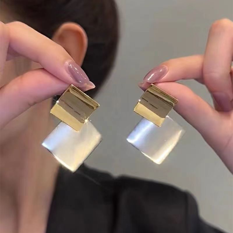 Romantic Earring for Special Moments