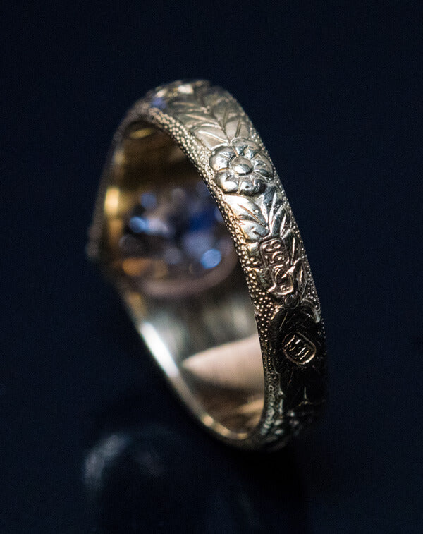 Beautiful Gold Bracelet with Unique Style