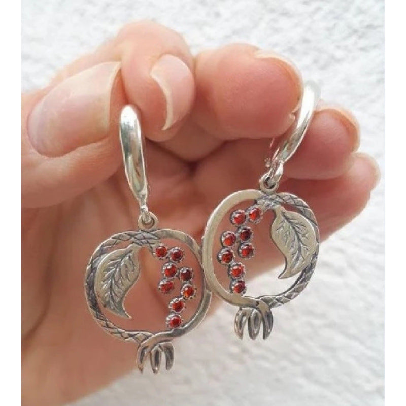 Romantic Silver Earring for Special Moments