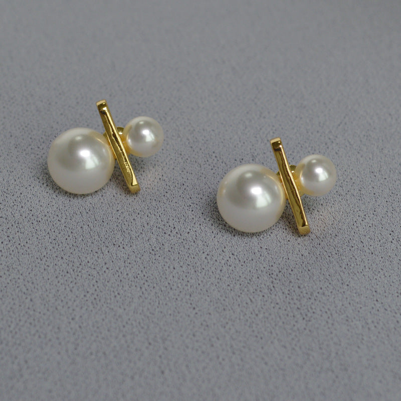 Beautiful Gold Earring with Unique Style