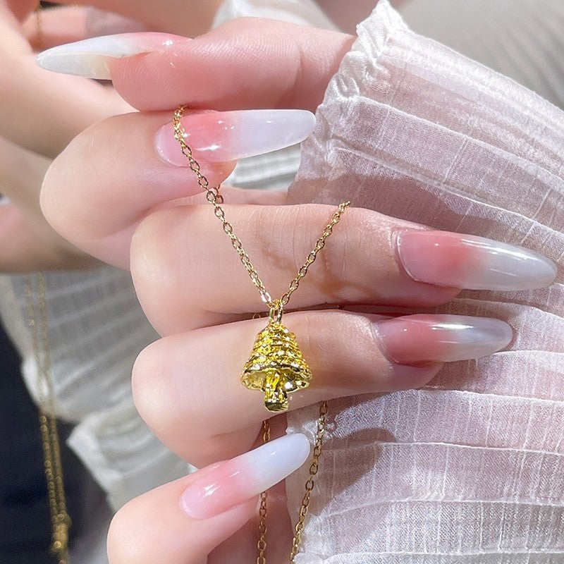 Charming Piece for Any Occasion