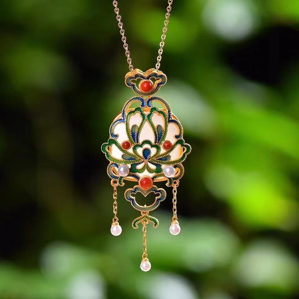 Elegant Silver Necklace for Every Occasion