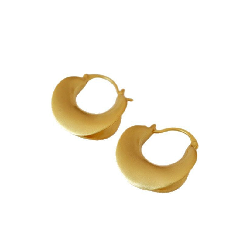 Classic Gold Earring with Timeless Appeal