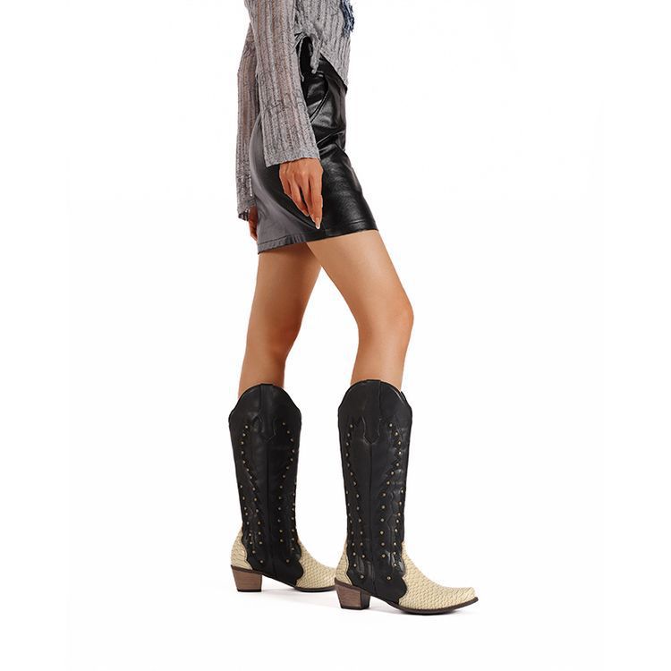 Graceful Orthopedic Boots for Modern Look