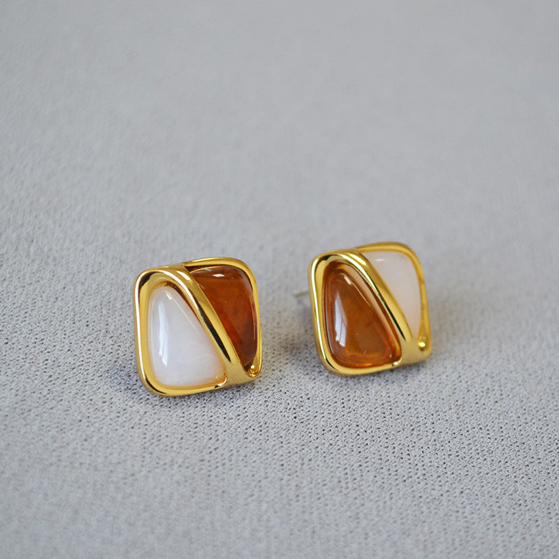 Romantic Gold Earring for Special Moments