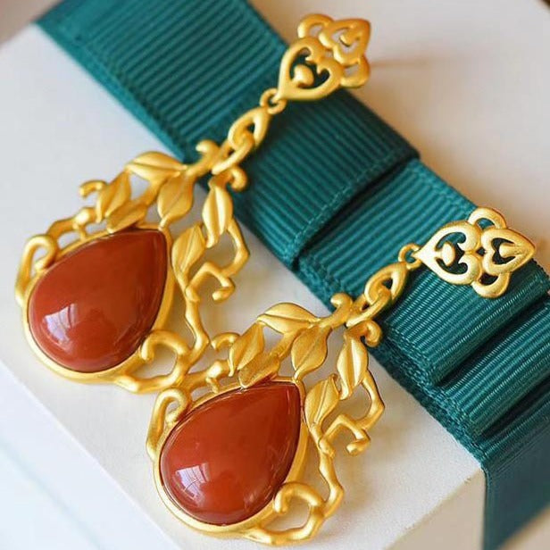 Charming Gold Earring for Any Occasion