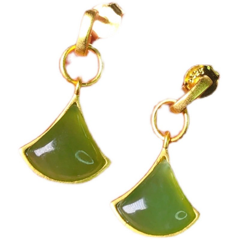 Classic Gold Earring with Timeless Appeal