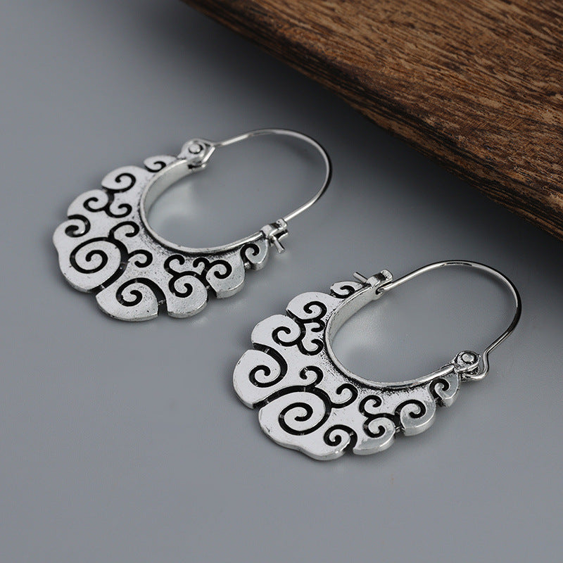 Charming Earring for Any Occasion