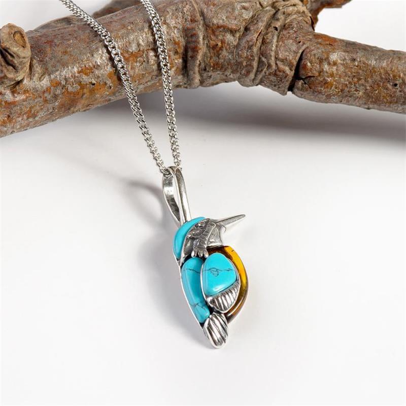 Charming Silver Necklace for Any Occasion