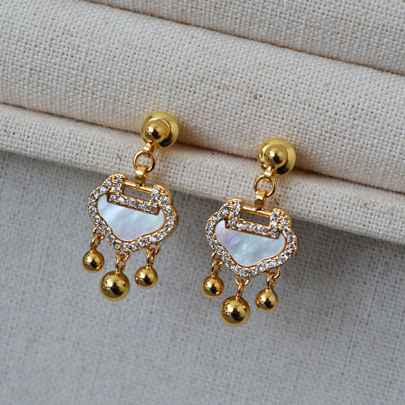 Beautiful Silver Earring with Unique Style